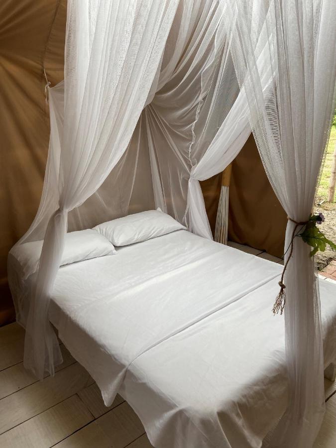 Qji Glamping biohotel Villavieja Exteriér fotografie