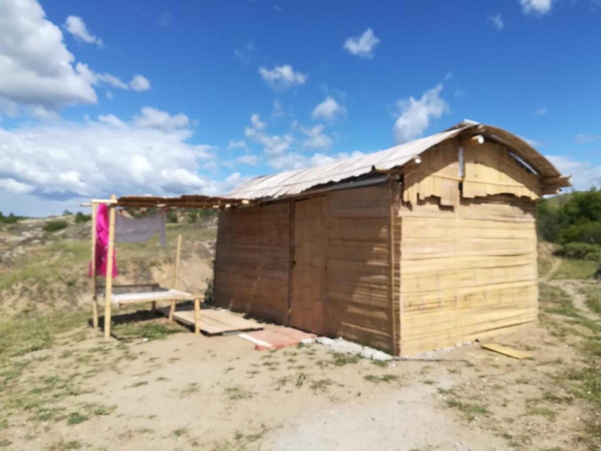 Qji Glamping biohotel Villavieja Exteriér fotografie